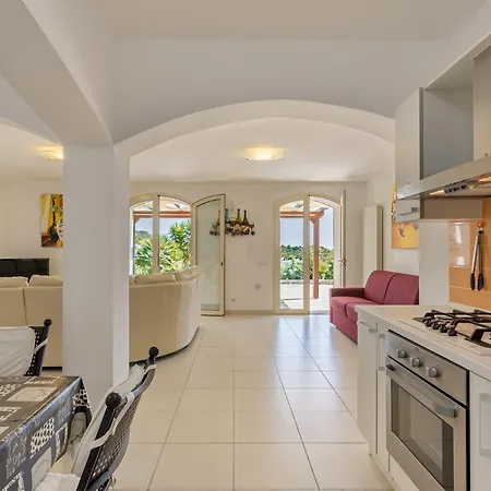 Paolo Con Piscina Privata Тертения