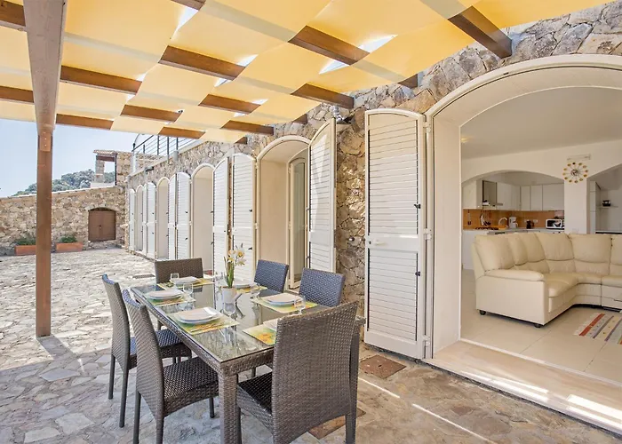 Paolo Con Piscina Privata Тертения